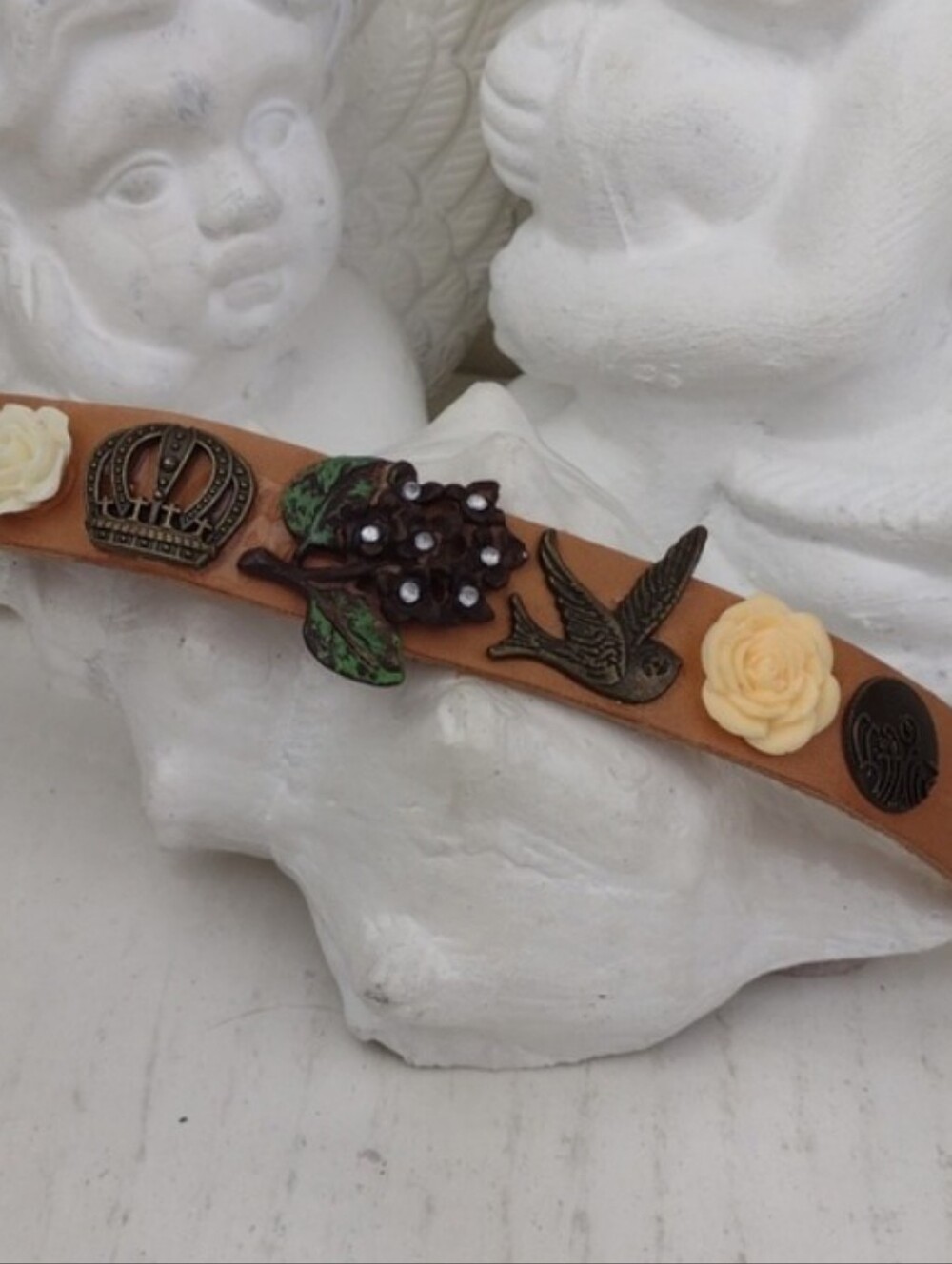 VTG Vibe Tan Leather High Quality Crown Flower Bird & Cream Rose Snap Bracelet